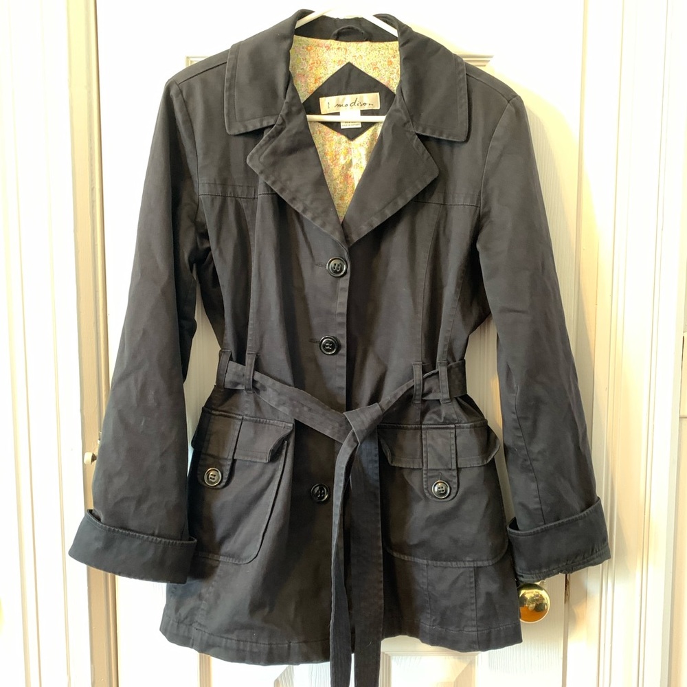 Thigh-length Black Cotton Coat with Flower Lining 🌼
